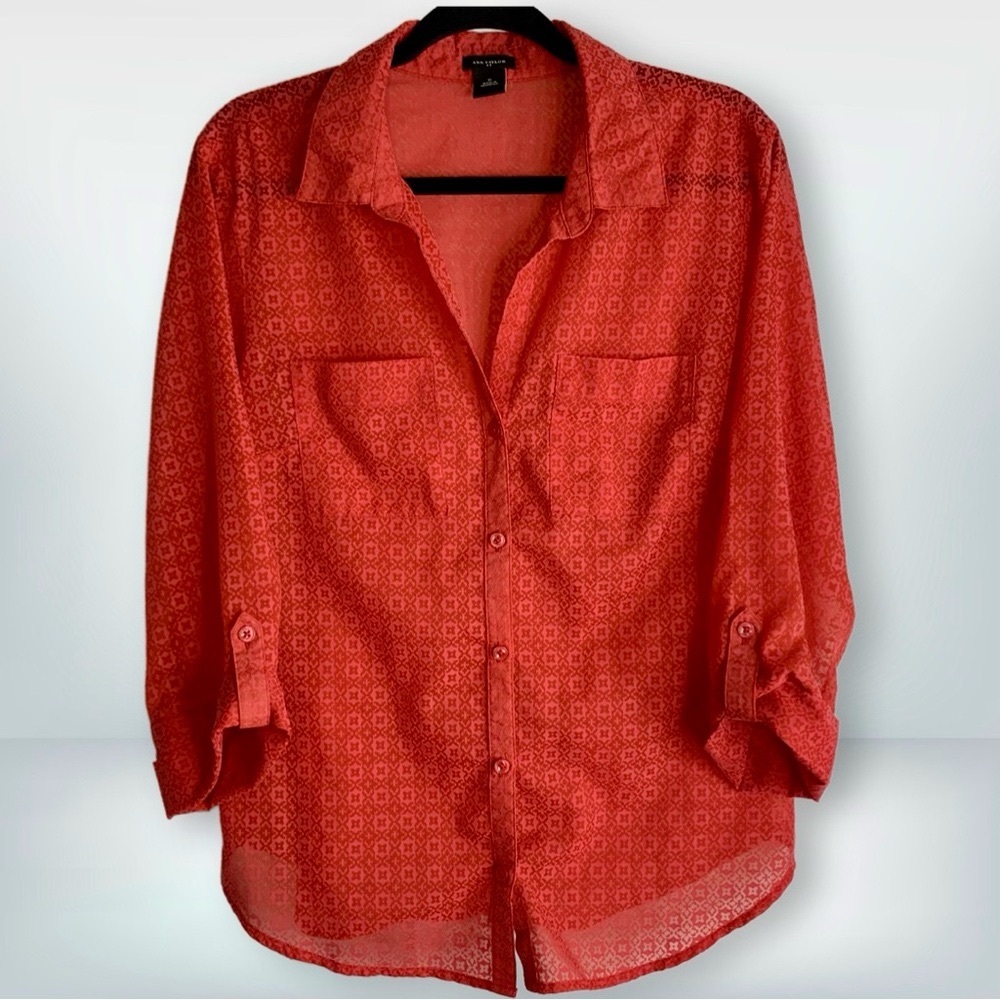 Ann Taylor Red Geometric Semi-Sheer Lightweight Button-Up Tunic Shirt, size 10 - Picture 13 of 13